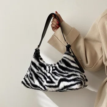 Марка дизайнерски кожа женствена чанта през рамо, модерен проста чанта през рамо, чанта във формата на полумесец, тенденция 2022 г.
