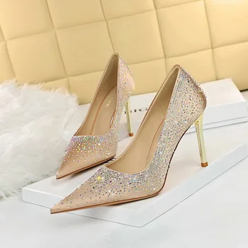 Модерен, палав и женски обувки на висок ток, ново пролетта 2023, дамски обувки на тънък ток, с кристали, банкетная обувки с остри пръсти, дамски обувки Femme zapatos