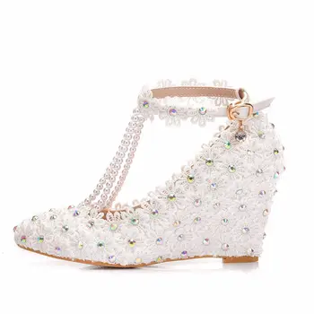 Кристален кралицата, бели женски сватбени обувки с цветя модел, дантела и перла обувки на висок ток, сладка рокля на булката, украшенное мъниста, обувки-лодка на танкетке