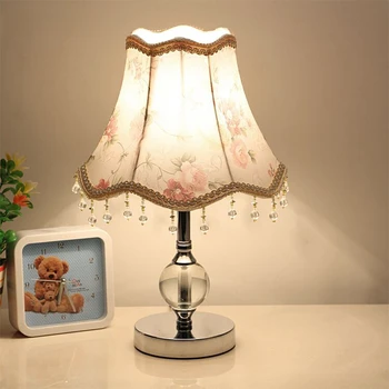 Реколта кристални европейските настолни лампи, съвременната нощна лампа за спални, осветителни тела за хол, ретро шкаф, светодиодна настолна лампа E27 САЩ ЕС