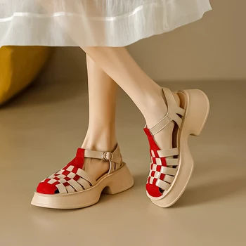 Дамски сандали с катарама, блокиране на цвят, новост 2023 г., летните Baotou на куха дебела подметка за колеж, ежедневни дамски обувки в римски стил